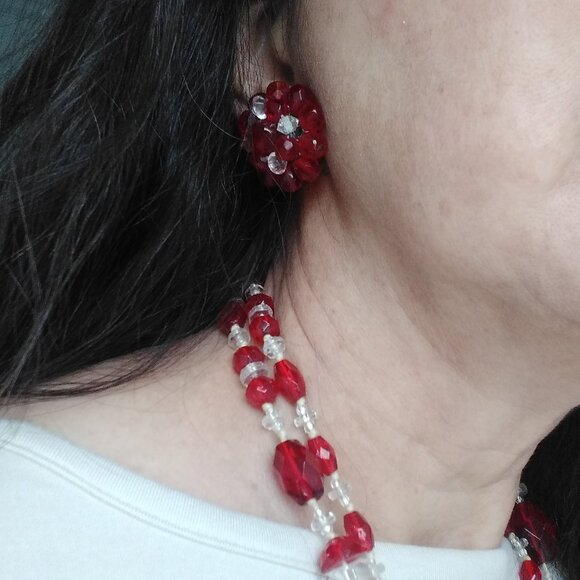 VINTAGE GERMANY CLUSTER RED & CLEAR GLASS CLIP ON EARRINGS - Picture 5 of 5